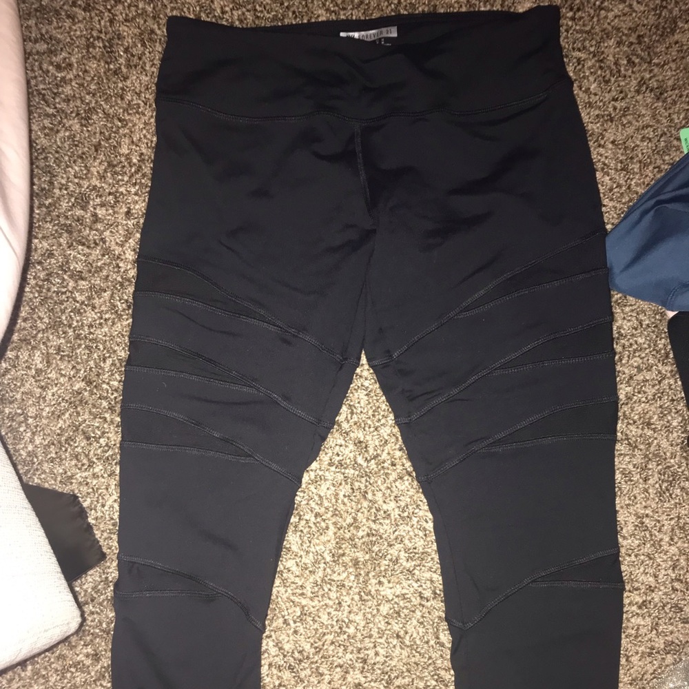 Athletic leggings